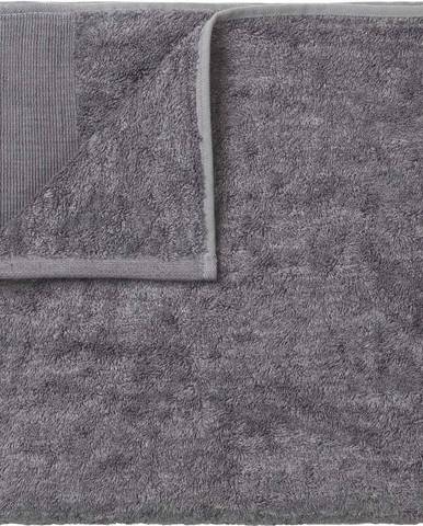 Tmavě šedá bavlněná osuška Blomus, 140 x 70 cm